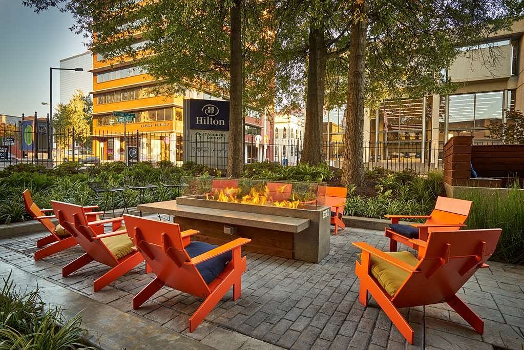 Picture of the outdoor patio and fire pit at the Hilton